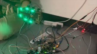 《形与声——基于声音可视化的交互装置》